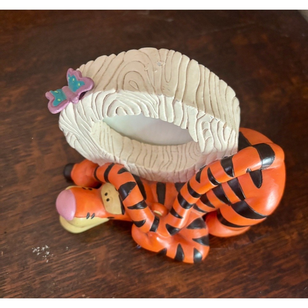 Disney Tigger Round Photo Frame PUNCH Purple Butterfly Pooh Resin Flaw Chip‎ - Picture 2 of 11